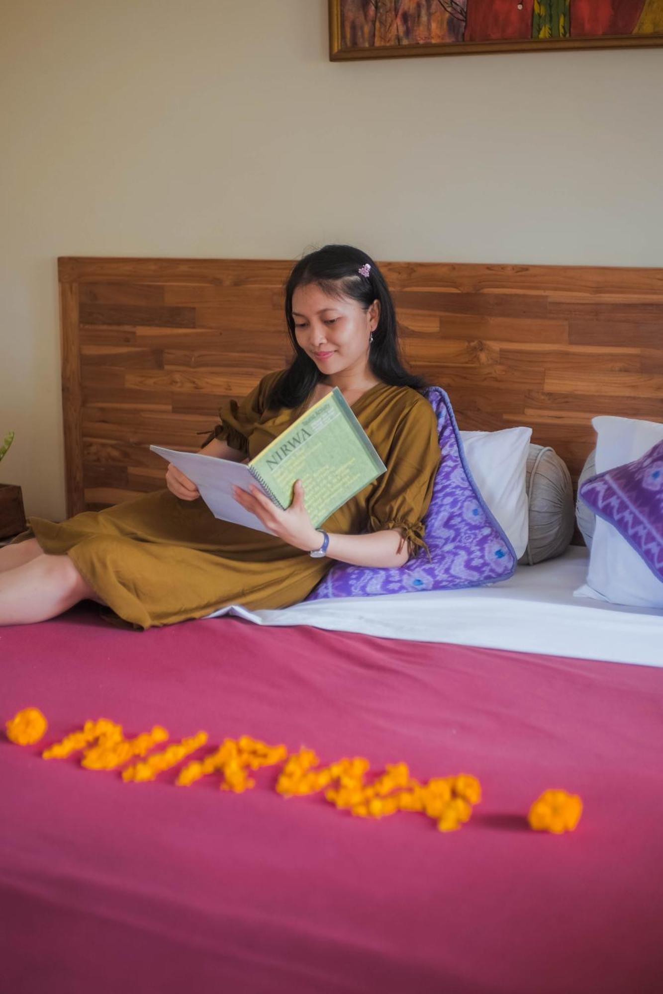 Nirwa 1 Ubud Guesthouse Szoba fotó